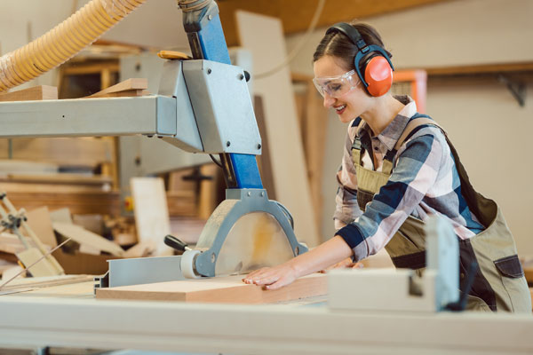 Frauen im Handwerk: Erfolgsrezept einer Bauschreinerin