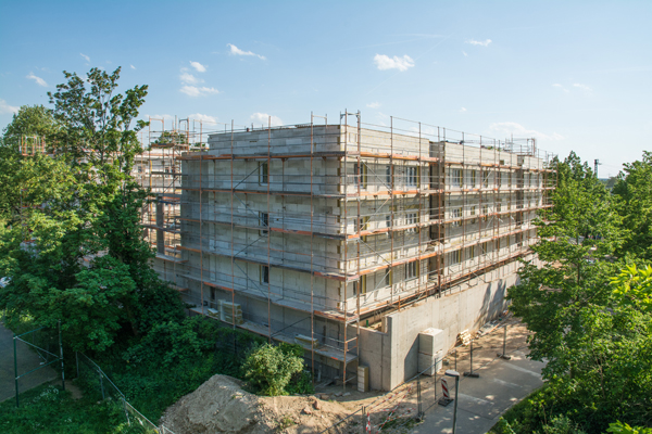 Hubertz will Wohnungsbau über niedrigere Baukosten ankurbeln