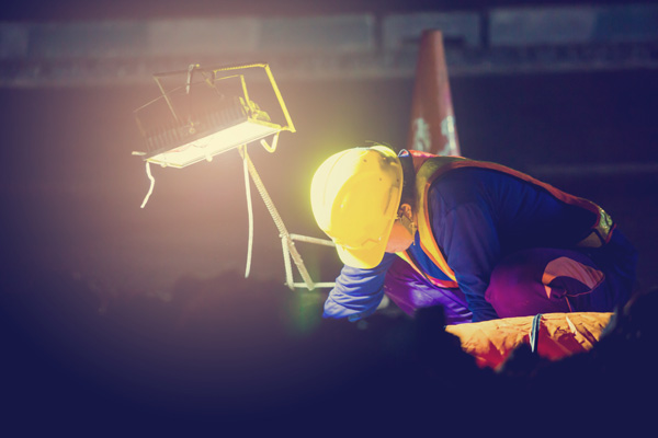 Aus für den 8-Stunden-Tag: Mehr Arbeit und weniger Schutz am Bau