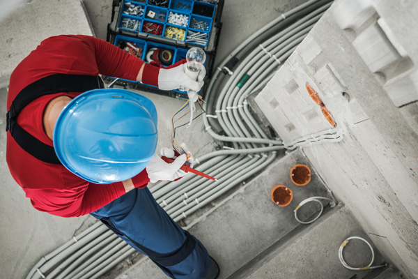 Weniger offene Stellen in den E-Handwerken