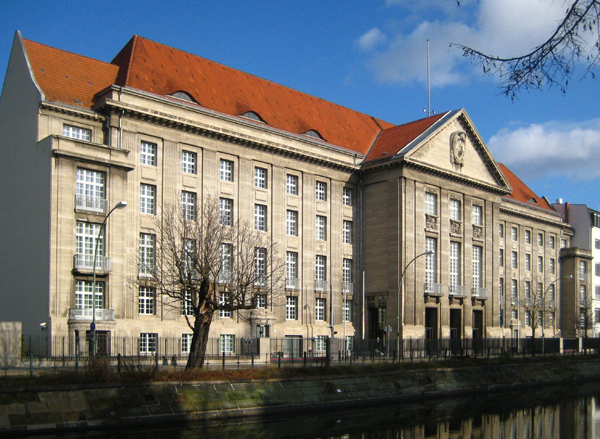 Sauerbruch Hutton plant Weiterentwicklung des Bendlerblocks