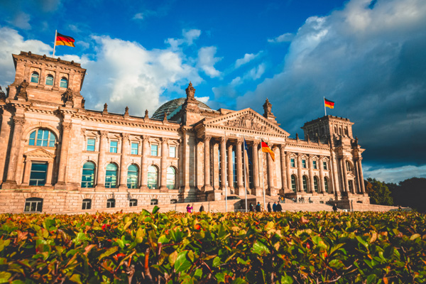 Kontroverse um Mietpreisbremse und Wohnraumpolitik