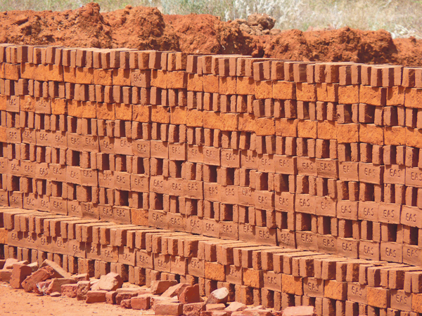 Lehm statt Beton: Wie die Baubranche die CO2-Wende schafft!