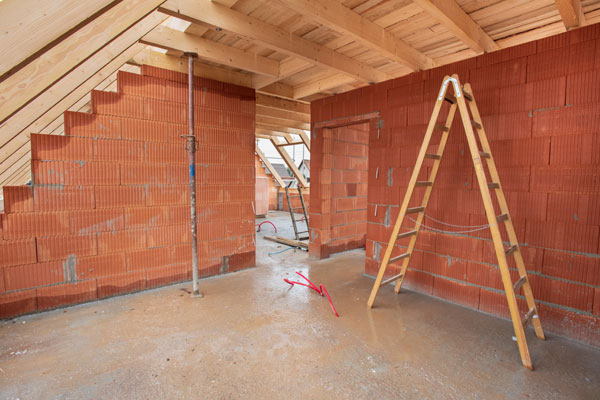 Rückgang der Bauaufträge im Juli: Wohnungsbau besonders betroffen