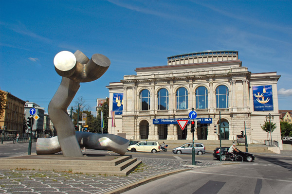 Staatstheater Augsburg: HENN erhält Auftrag