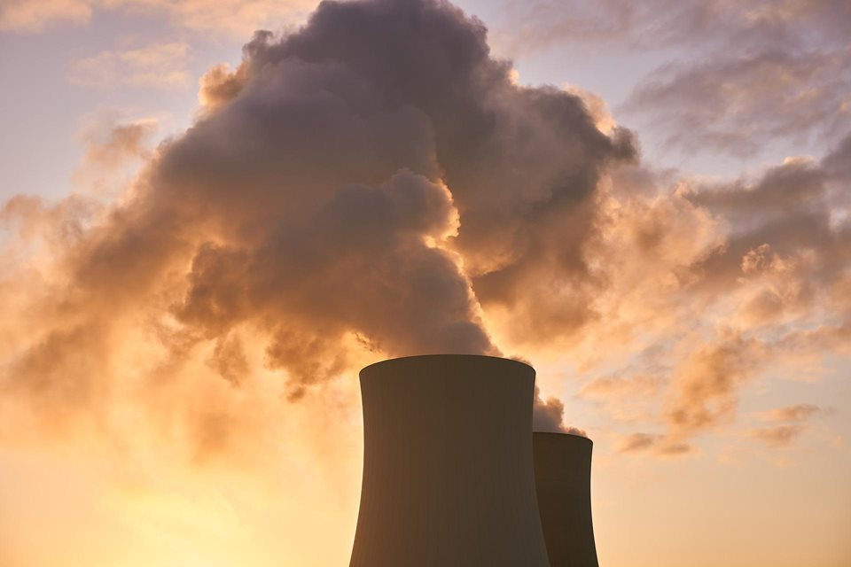 Sollen Atomkraftwerke länger am Netz bleiben?