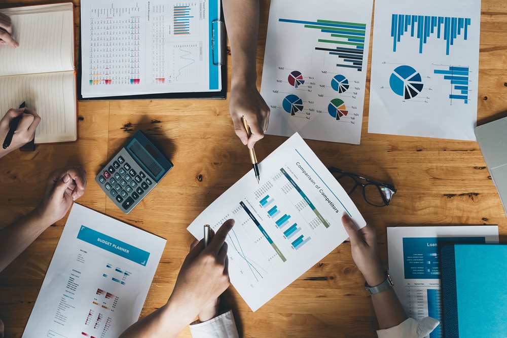 Benchmarking in der öffentlichen Vergabe: Systematische Analyse für erfolgreiche Ausschreibungen