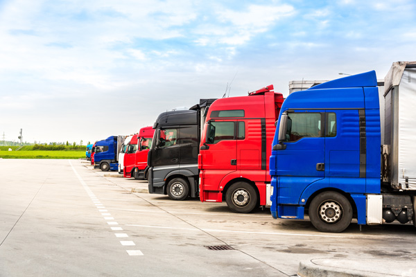 Parkplatzmangel für Lkw an Autobahnen