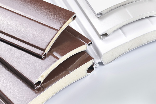 Nachhaltige Herstellung von Sandwichelementen im Bausektor