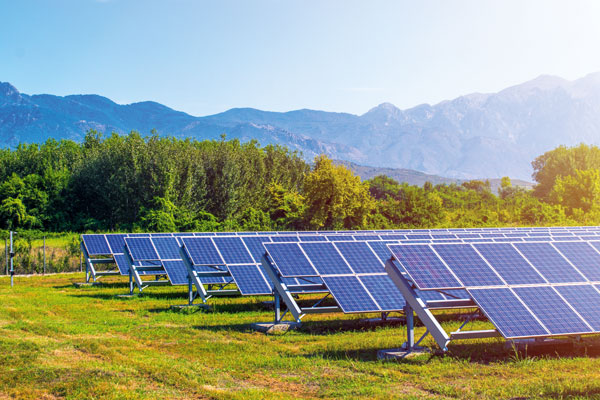 Solaranlagen entlang der Straßen in Bayern